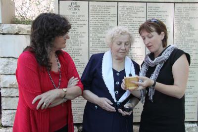 Jadviga Korsakiene, daughter-in-law of the late Antanas and Ona Korsakas received the awards, Yad Vashem, June 2011