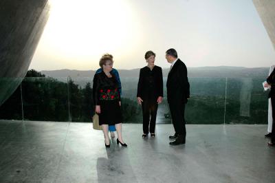 Mrs. Katzav, Mrs. Bush and Avner Shalev stand on the porch overlooking Jerusalem at the exit of the new Museum