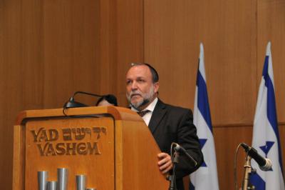 סגן שר האוצר חבר-הכנסת יצחק כהן נושא דברים בעצרת
