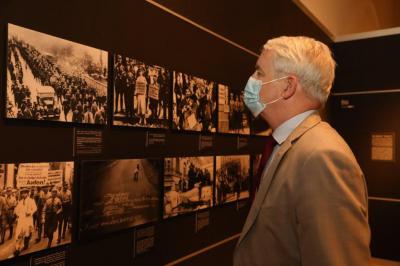 Canadian Foreign Minister Marc Garneau tours the Flashes of Memory exhibition at Yad Vashem