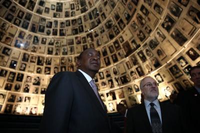 President Kenyatta was guided through the Hall of Names by Dr. Robert Rozett, Director of the Yad Vashem Libraries
