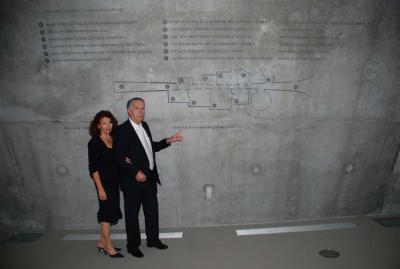 The Seiferts next to the inscription recognizing them as Benefactors of the Holocaust History Museum