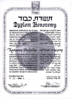 The certificate of honor awarded to Kazimiera Strzalka by Yad Vashem