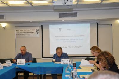 Prof. Dan Michman, Head of the International Institute for Holocaust Research (left) and Prof. Yehuda Bauer, Yad Vashem Academic Advisor (center) at the workshop
