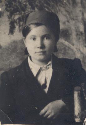 Лидия Семеновна Караткевич (после замужества Ануфриева). Начало 1945 года