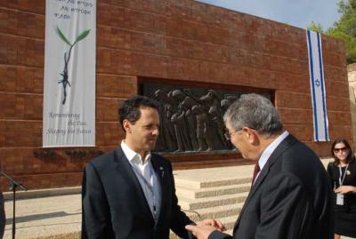 Chairman of the Yad Vashem Directorate Avner Shalev greets Mark Wilf, Co-Chair, 2008 GA; Vice Chair, UJC Board of Trustees