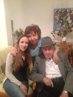 Sivan Ben Moshe mit ihren Großeltern Hava und Shimshon Wolf