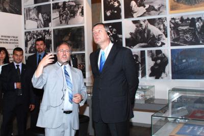 President of the Republic of Slovenia, Dr. Danilo Turk, guided by Director of the Yad Vashem Libraries Dr. Robert Rozett, visits the Holocaust History Musuem