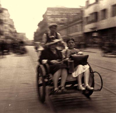 Riksán utazó zsidó nők a varsói gettóban, 1941. szeptember 19