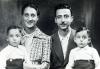Daniele y Anna Israel con sus hijos Vittorio y Dario (izq.). Trieste, 1938