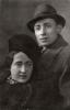 ציפורה ודב כהן בשנת 1938, סמוך לחתונתם