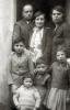 Moshé y Sara Shami, junto a sus cuatro hijos: Shabtai-Charli, Josef-Pepi, Alberto-Avraham y Guita-Allegra. Monastir, Macedonia, antes de la ocupación alemana.