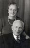 פרופ' הרמן צונדק ורעייתו גרדה בביתם בירושלים בשנות השבעים