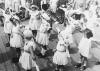 Danse des enfants du camp de Leipheim, lors de Shavouot 1947