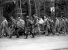 איזור דכאו, גרמניה, 1945 – אסירים מן המחנה בצעדת מוות