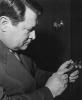 קורט הרצשטרק מחזיק מכונת קורטה, 1952