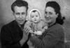 Yechezkel and Leah Fleisher with their daughter Elka, Feldafing, Germany, 1946