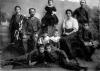משפחת ליפשיץ, חרסון, אוקראינה, 1909 לערך. יהושע יושב מימין לאמו 