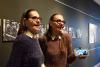 Deux sœurs jumelles, rescapées - Lia Huber (à gauche) et Judith Barnea – lors de l'ouverture de la  nouvelle exposition "Flashs de mémoire – La photographie pendant la Shoah"
