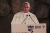 Papst Franziskus hält eine Rede während der Zeremonie