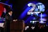 El sobreviviente del Holocausto y el presidente del Consejo Yad Vashem, el rabino Israel Meir Lau, pronuncia un emotivo discurso durante el prestigioso evento