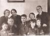Жанна и Фрина, их родители Дмитрий и Сара Аршанские (справа) и другие родственники. 1935 год