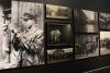 На выставке &quot;Вспышки памяти&quot; представлены многочисленные фотоснимки, постеры, газеты и фотокамеры времён Холокоста
