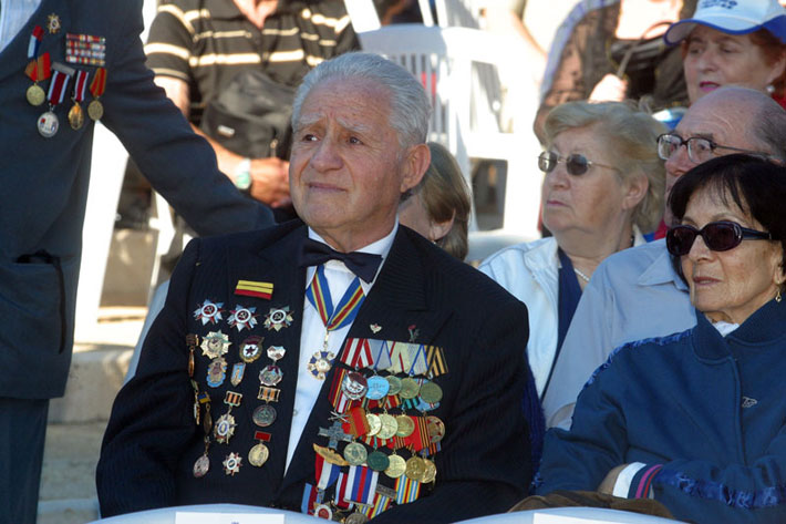וטרן בעצרת הממלכתית לציון יום הניצחון על גרמניה הנאצית