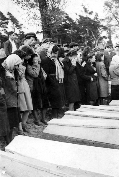 Вильнюс, Литва. Церемония перезахоронения евреев, погибших в период