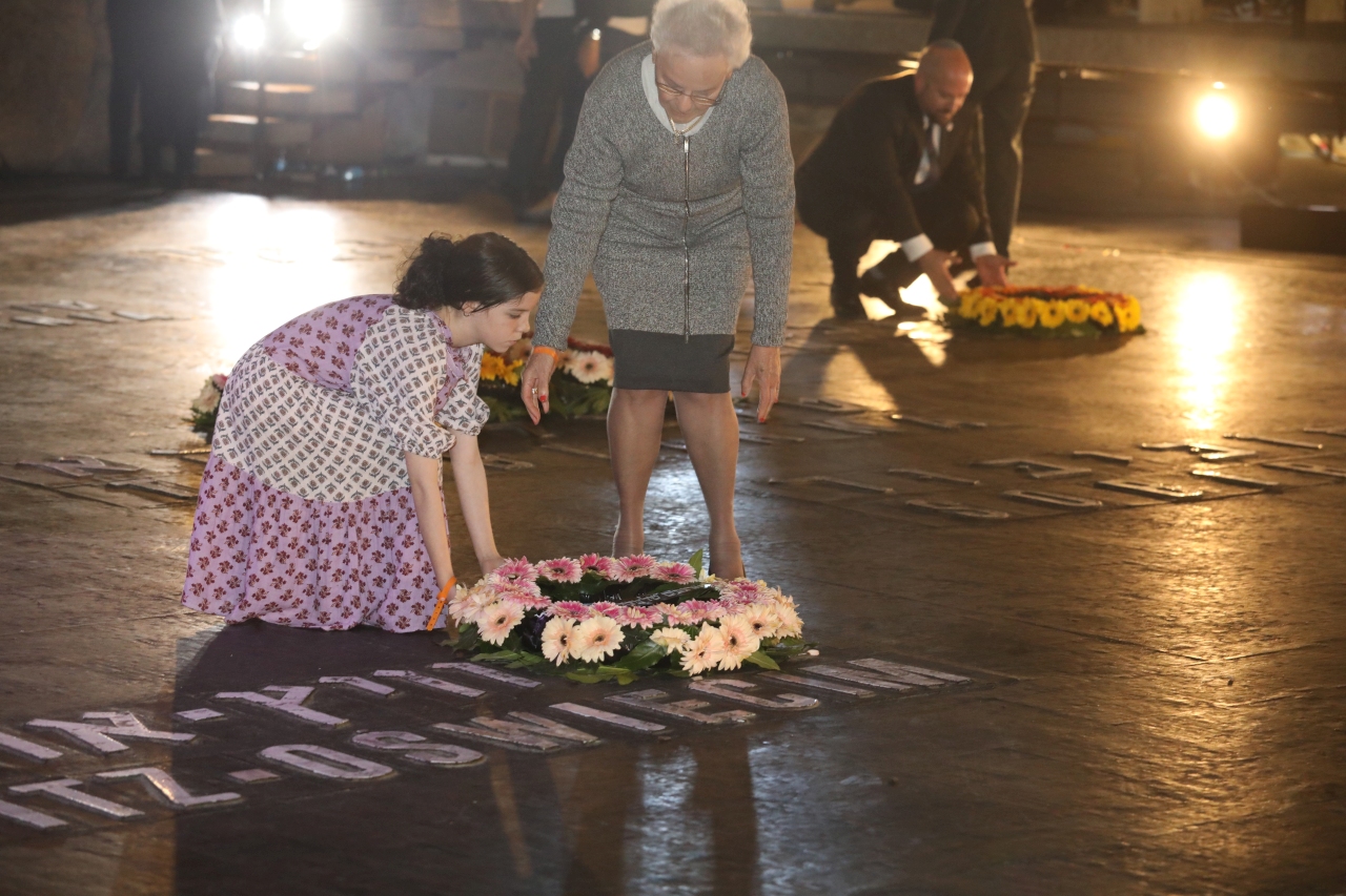 Wreaths were laid by members of Holocaust survivor organizations and Friends of Yad Vashem