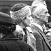 29. August 1942, Juden kommen an der Verladerampe des Schlachthofs in Wiesbaden an, von wo aus sie deportiert werden sollen. In den Wochen, die der Deportation vorausgingen, begingen annähernd 40 Juden Selbstmord