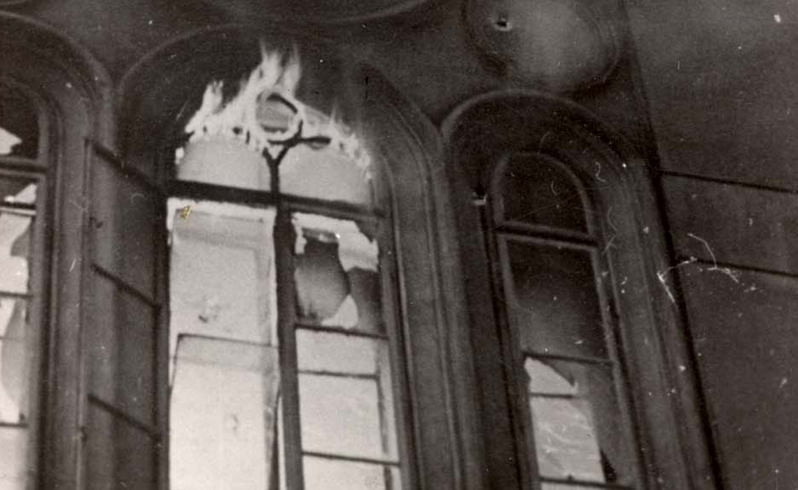 Brennende Synagoge während der Reichspogromnacht in Wien