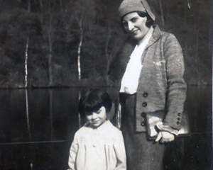 Else Ermann, geb. Mayer, mit ihrer Tochter Liselotte (Lilo)