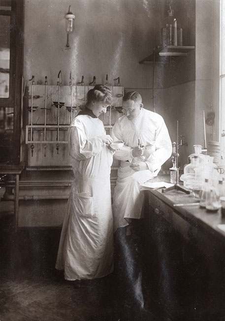 Zondek im Labor in Berlin, 1920er Jahre
