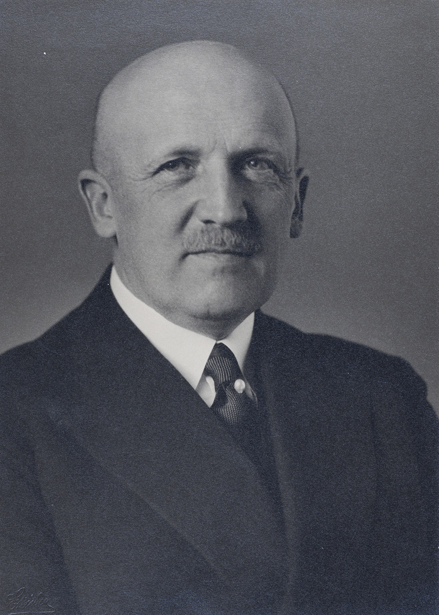 Kurt von Schleicher auf einem Foto, das er seinem Leibarzt Professor Zondek widmete