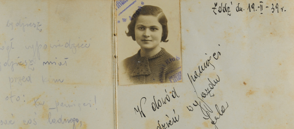 Dedication that Jula Piotrkowski wrote to her boyfriend Eliash alongside her photograph, Łódź, February 1939