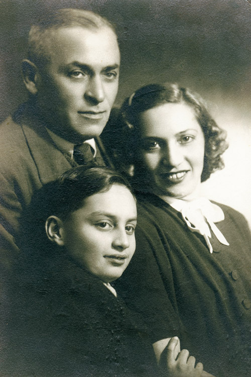 Samuel, seine Mutter Mitzia und sein Stiefvater Natan Markowsky