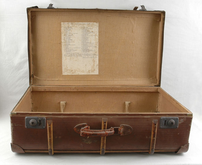 אחת המזודות בה נארזו חפציו של הנער היינץ פינקה כאשר עזב את גרמניה בקינדרטרנספורט