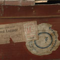 המדבקות שהודבקו למזוודות ועליהם כתוב: "Kindertransport der Hilfsvereins der Juden in Deutschland e. V. Berlin W.35 Ludendorffstr. 20"