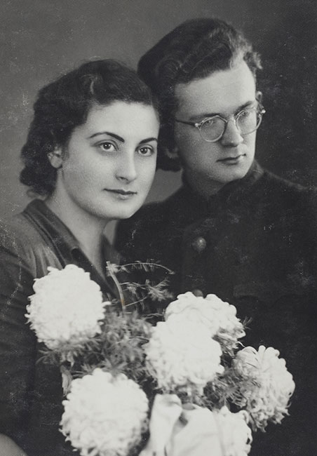 Rosa Rosenstrauss and Karl Rosenzweig on their wedding day in 1945, Romania. The couple met during their deportation to Transnistria
