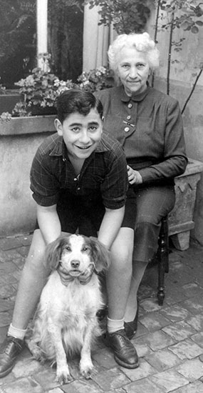 ז'ק הלר עם מצילתו, מריה ונדנברגן, יולי 1954