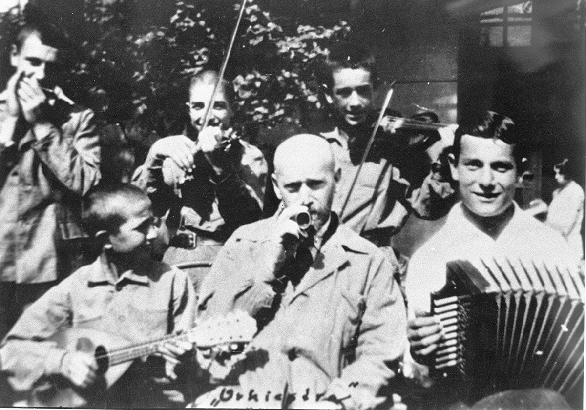 Janusz Korczak with the orchestra of the children’s home in Warsaw