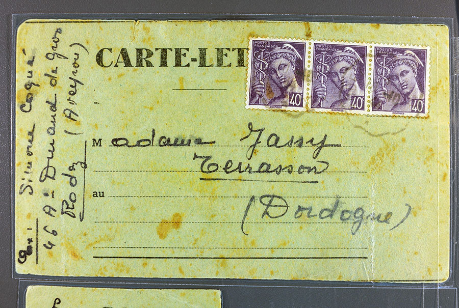 שתי גלויות ששלחה סימון קוקה (שטולצה), לימים חסידת אומות העולם, באוקטובר 1944 מהמנזר ברודז לאדלה יסי בטרסון בו היא מודיעה לה שהיא מתכננת להביא את בנה סרג'