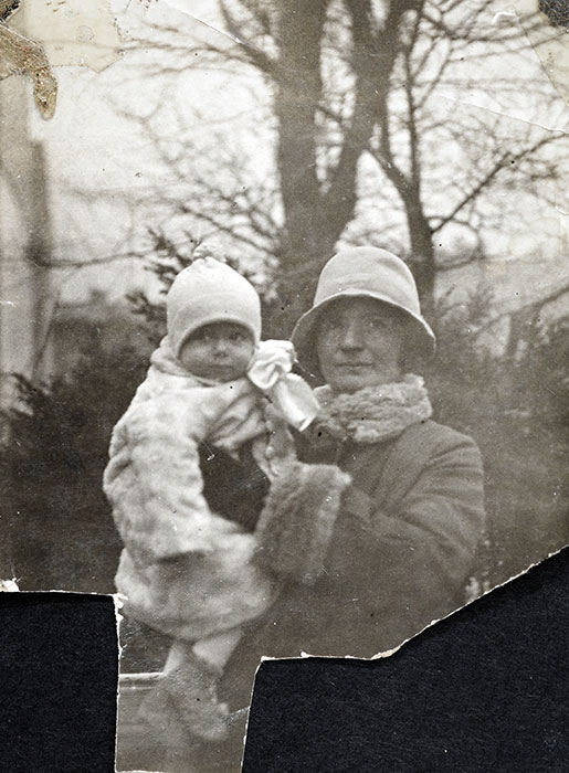 רבקה אוקסנהורן ובנה פרדי (לימים שלום קרני), וינה 1929-30