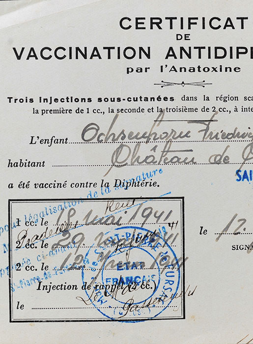 Certificat de vaccination antidiphtérique délivré le 12 juin 1941 à Saint-Pierre-de-Fursac, au nom de Friédrich Ochsenhorn, enregistré comme habitant au château de Chabannes