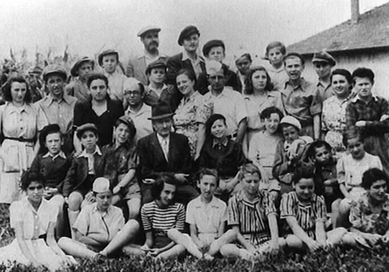 Counsellors, teachers and children at the youth village in Deszk, Hungary, summer 1946