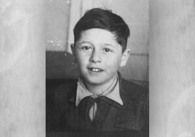 דוד-דדק יעקובוביץ בבית הילדים בזאקופנה, פולין, 1946
