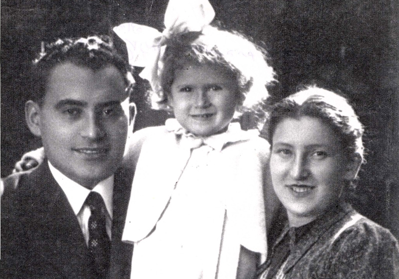 ברוך ולילי ברם עם בתם מירקה, קאליש, פולין, סביבות 1938