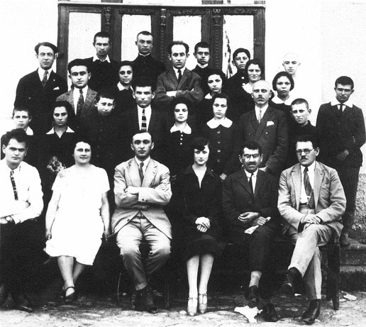 Students of the Bălţi Hebrew Gymnasium (school) with their teachers, 1927