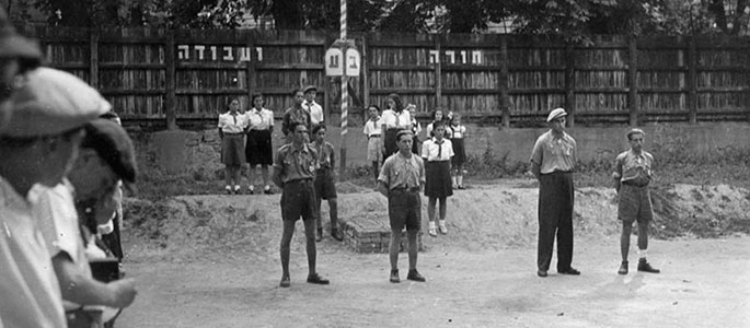 ברטיסלווה, 1946: מפקד של חניכי מעונות תנועת "בני עקיבא"